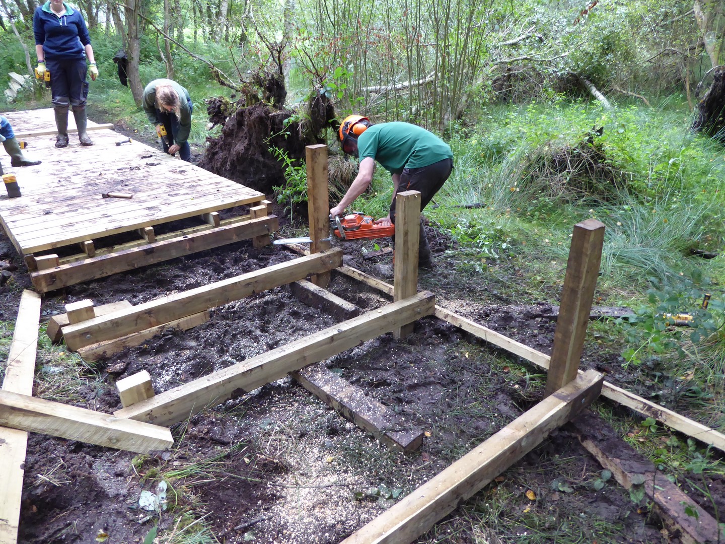 21  sawing last section posts to the correct height